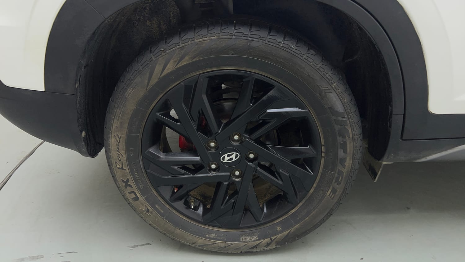 Used 2024 Hyundai Creta 1.5 CRDi Diesel MT DSL S(O) Diesel Manual tyres RIGHT REAR TYRE RIM VIEW