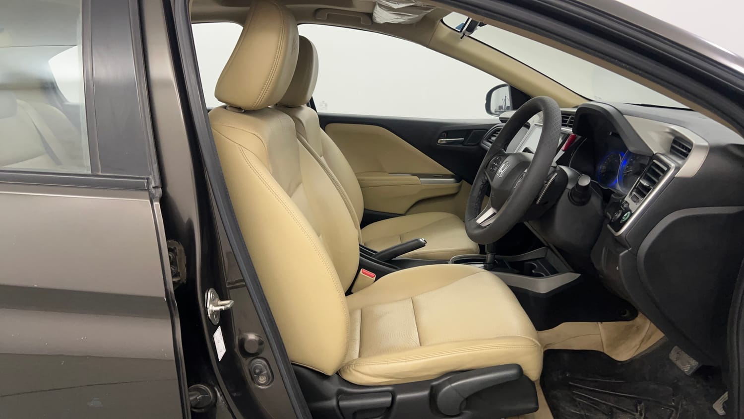 Used 2016 Honda City VX CVT Petrol Automatic interior RIGHT SIDE FRONT DOOR CABIN VIEW