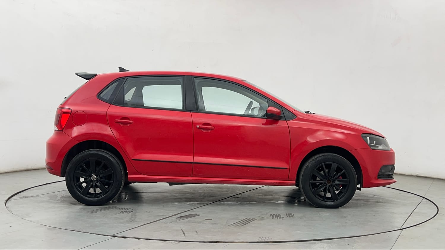 Used 2015 Volkswagen Polo Highline1.2L (P) Petrol Manual exterior RIGHT SIDE VIEW