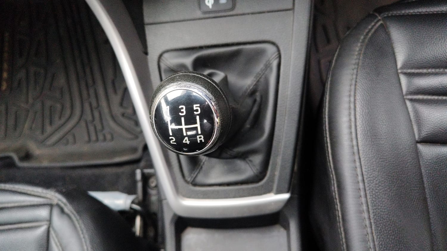 Used 2023 Maruti Suzuki Brezza ZXi Plus Petrol Manual interior GEAR  KNOB VIEW