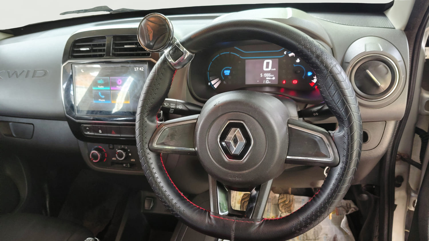 Used 2020 Renault Kwid RXT Petrol Manual interior STEERING VIEW