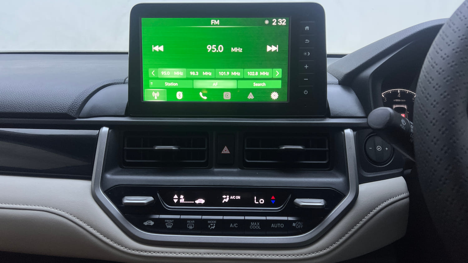 Used 2026 Honda Elevate V CVT Petrol Automatic interior MUSIC SYSTEM & AC CONTROL VIEW