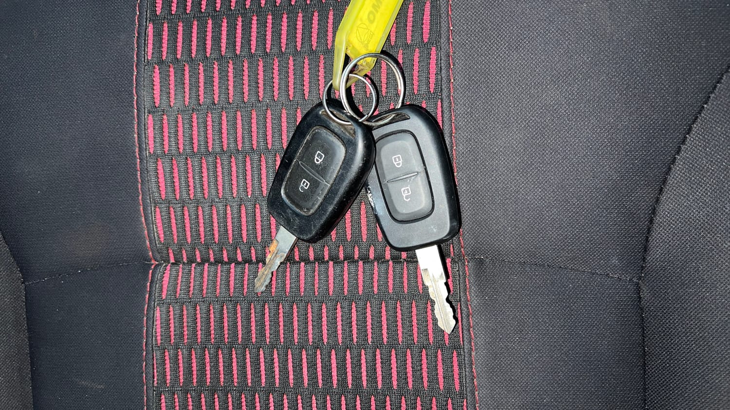 Used 2018 Renault Duster RXS CVT Petrol Automatic extra CAR KEY VIEW