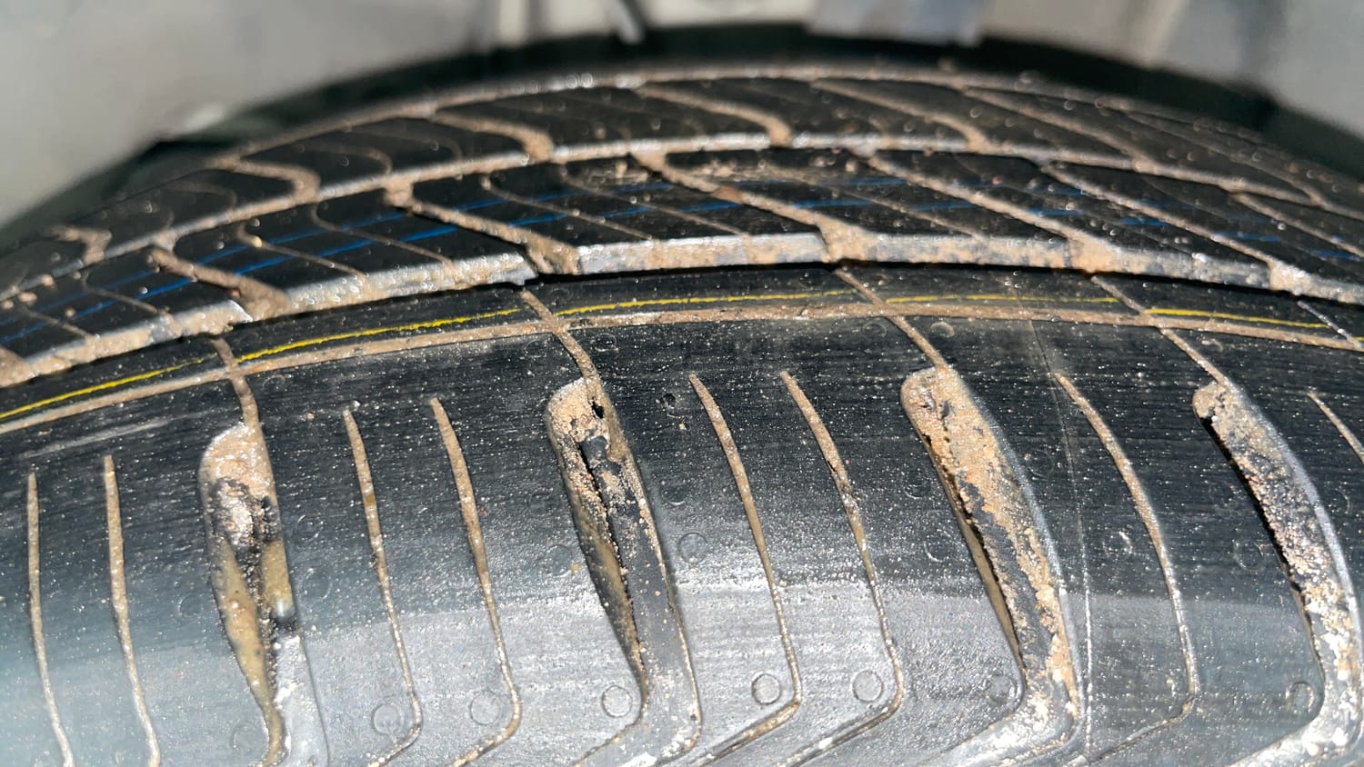 Used 2022 Tata Tigor XZA Plus Petrol Automatic tyres LEFT FRONT TYRE TREAD VIEW