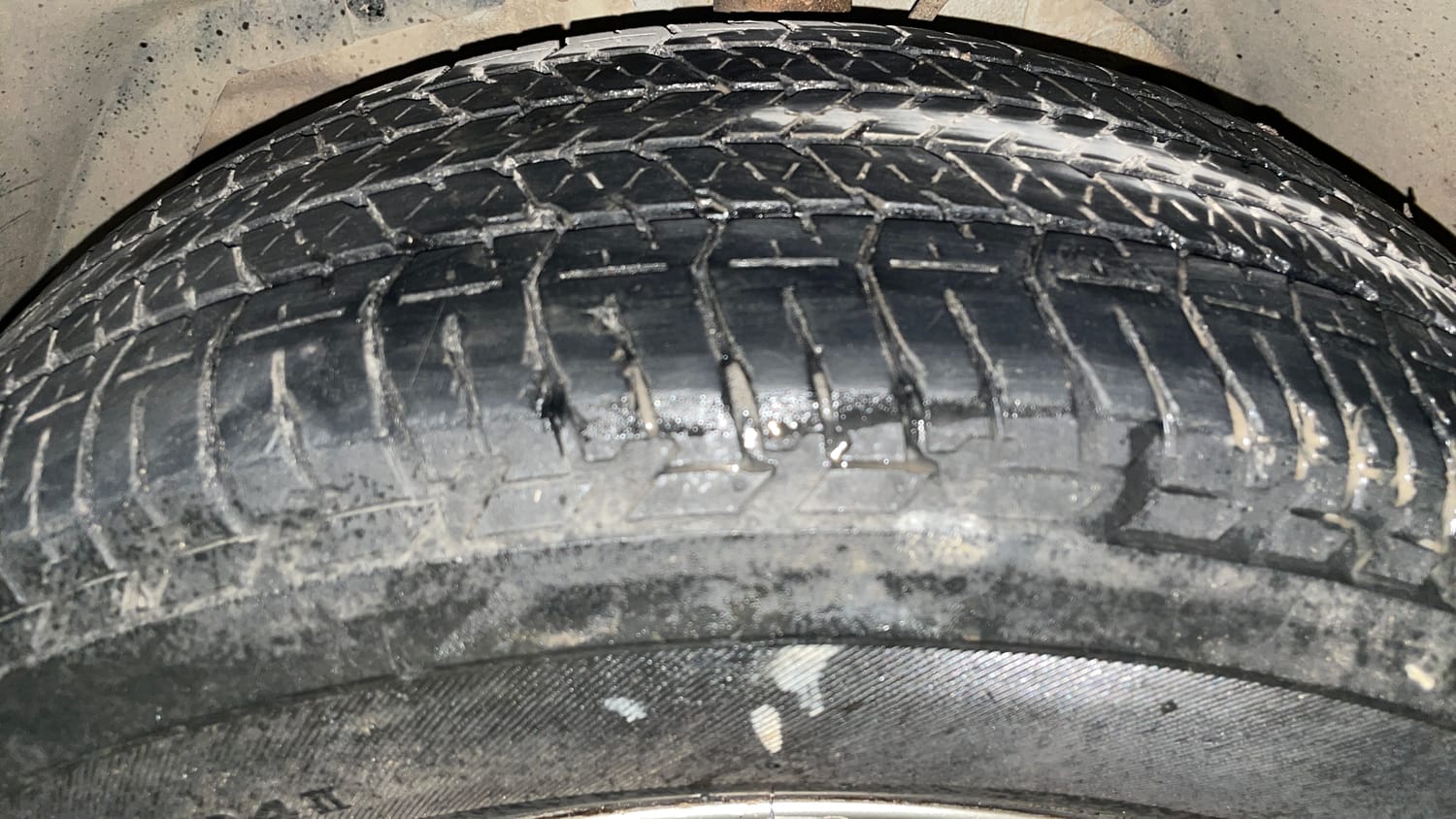 Used 2018 Mahindra XUV500 W10 Diesel Manual tyres LEFT FRONT TYRE TREAD VIEW