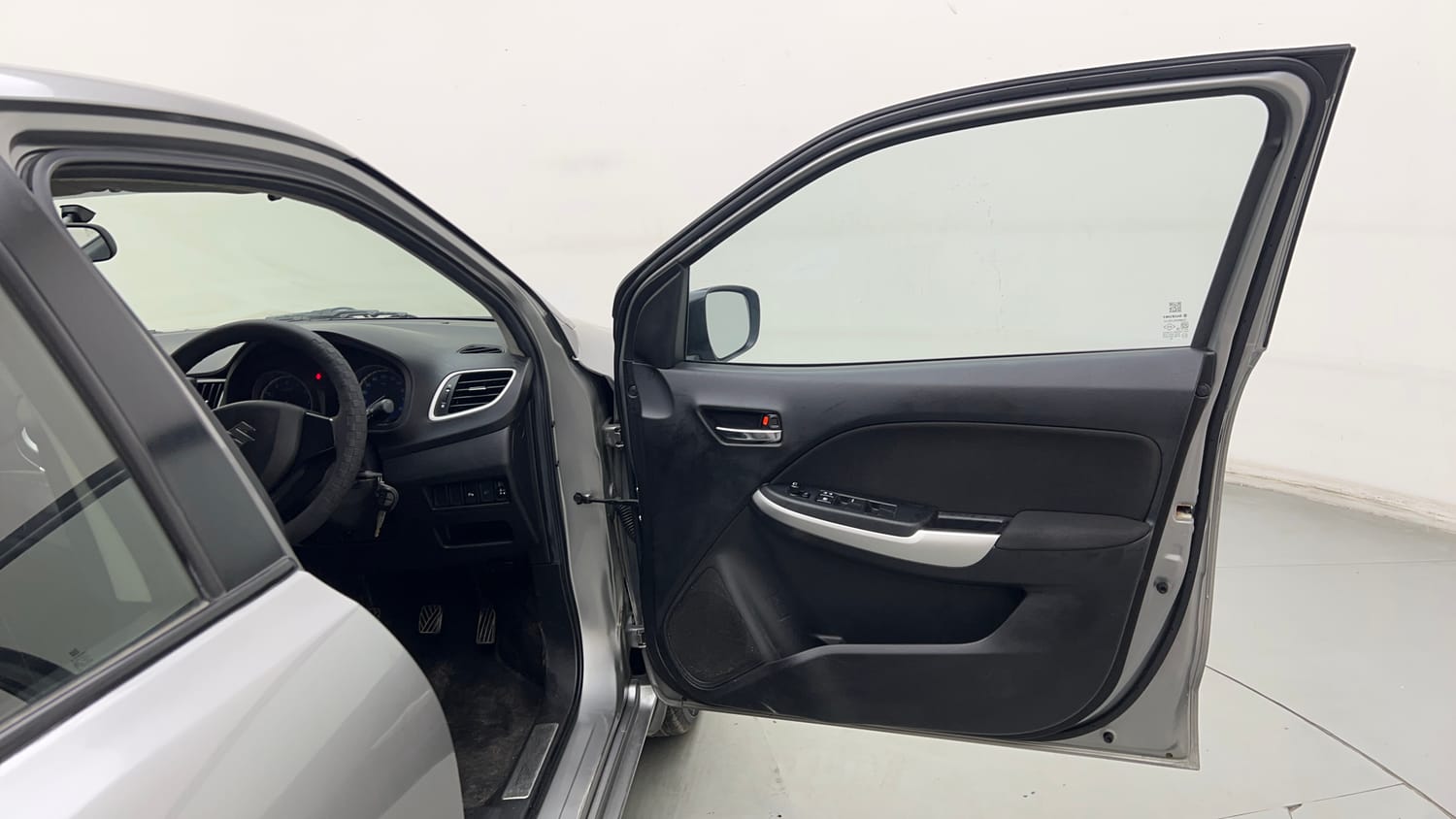 Used 2018 Maruti Suzuki Baleno Delta 1.2 Petrol Manual interior RIGHT FRONT DOOR OPEN VIEW