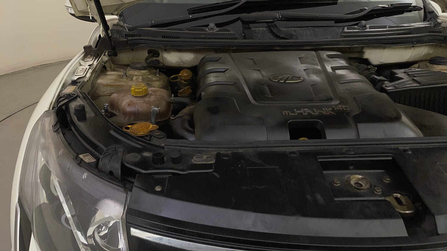 Used 2018 Mahindra XUV500 W10 Diesel Manual engine ENGINE RIGHT SIDE VIEW