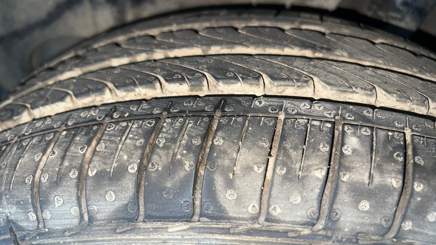 Used 2019 Maruti Suzuki New Ertiga ZXi AT Petrol Automatic tyres LEFT REAR TYRE TREAD VIEW