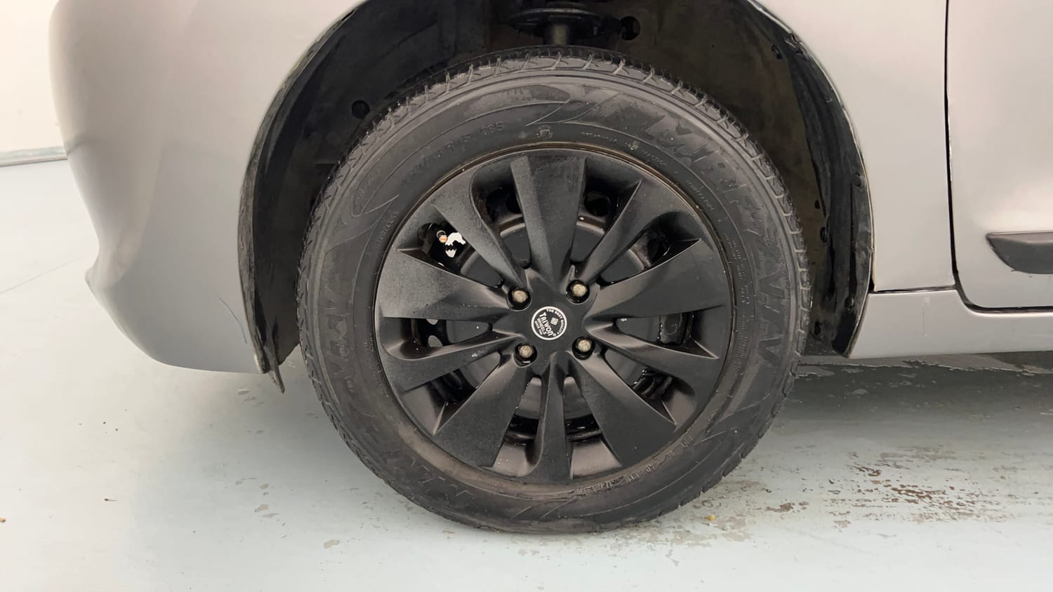 Used 2018 Maruti Suzuki Baleno Delta 1.2 Petrol Manual tyres LEFT FRONT TYRE RIM VIEW
