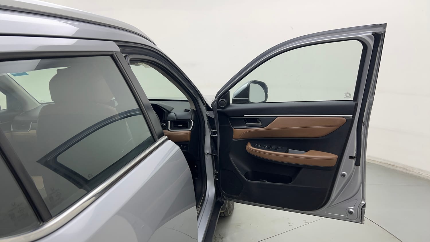 Used 2025 Honda Elevate ZX CVT Petrol Automatic interior RIGHT FRONT DOOR OPEN VIEW