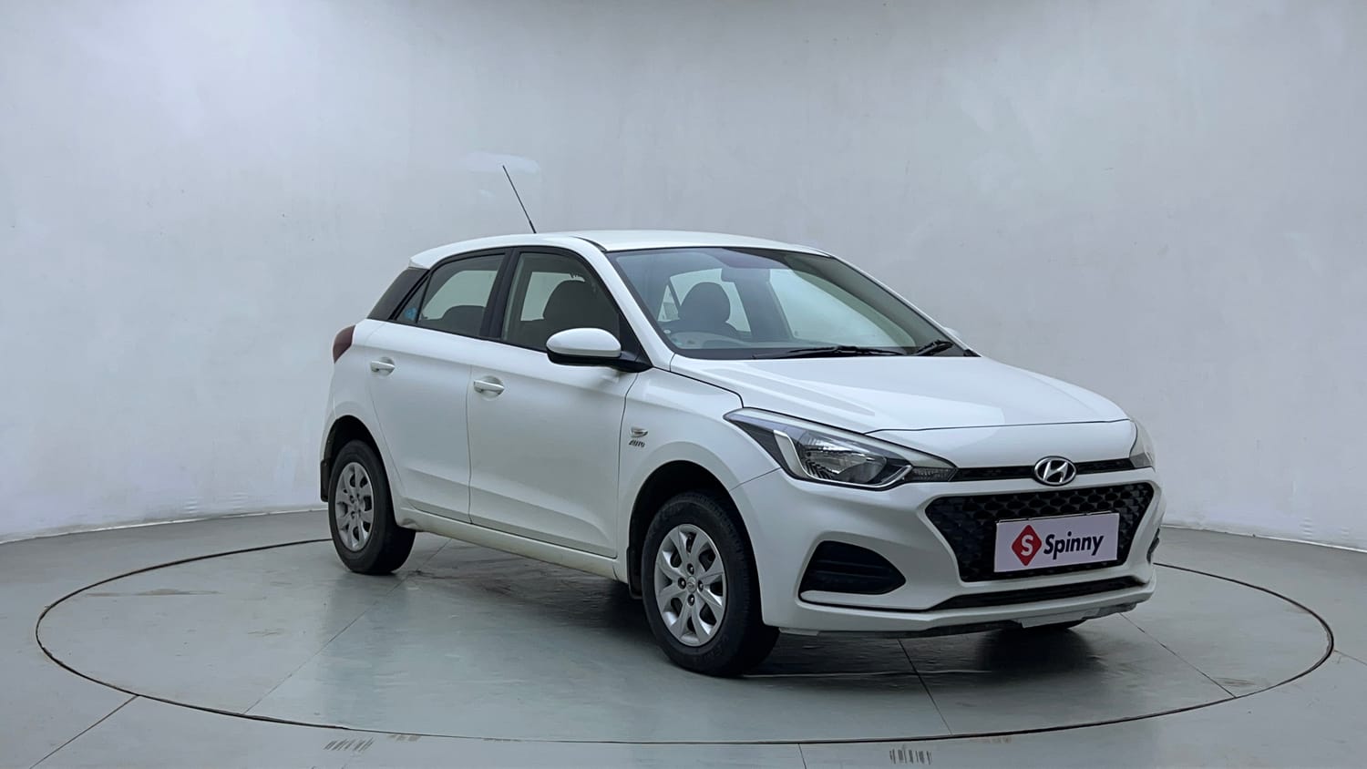 Used 2019 Hyundai Elite i20 Magna 1.4 AT Petrol Automatic exterior RIGHT FRONT CORNER VIEW