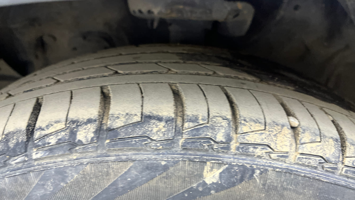 Used 2022 Kia Seltos X Line 1.4 DCT Petrol Automatic tyres LEFT FRONT TYRE TREAD VIEW