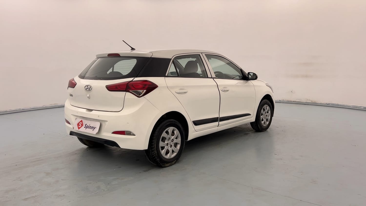 Used 2015 Hyundai Elite i20 Sportz 1.2 Petrol Manual exterior RIGHT REAR CORNER VIEW
