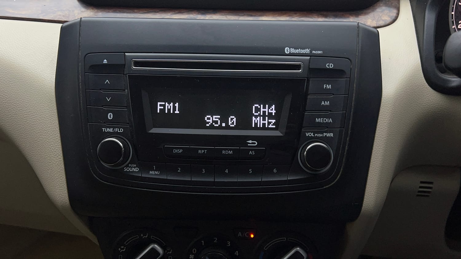 Used 2018 Maruti Suzuki Dzire VXi AMT Petrol Automatic top_features Integrated (in-dash) music system