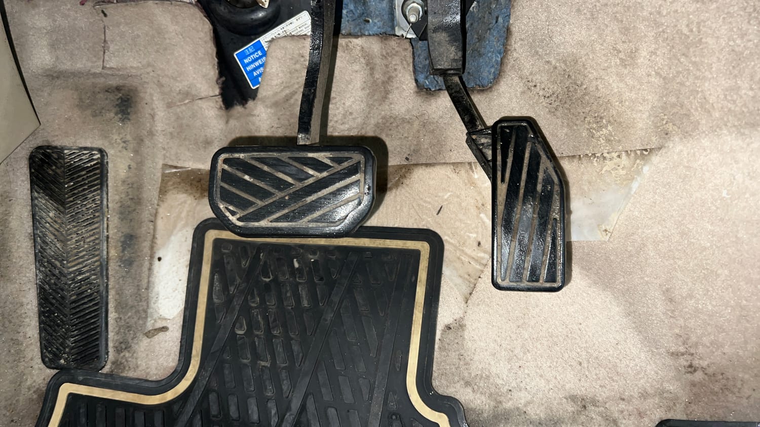 Used 2018 Maruti Suzuki Dzire VXi AMT Petrol Automatic interior PEDALS VIEW