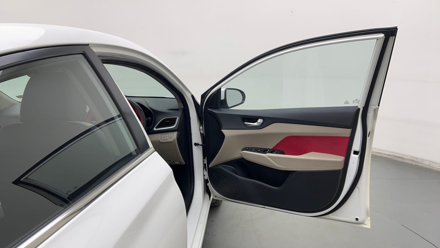 Used 2019 Hyundai Verna SX 1.6 VTVT Petrol Manual interior RIGHT FRONT DOOR OPEN VIEW
