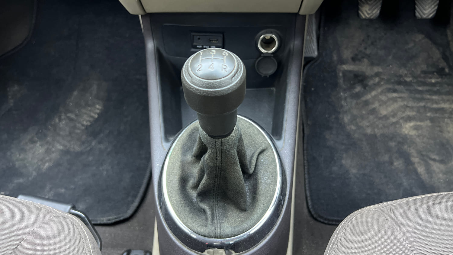 Used 2012 Hyundai i20 Magna 1.2 Petrol Manual interior GEAR  KNOB VIEW