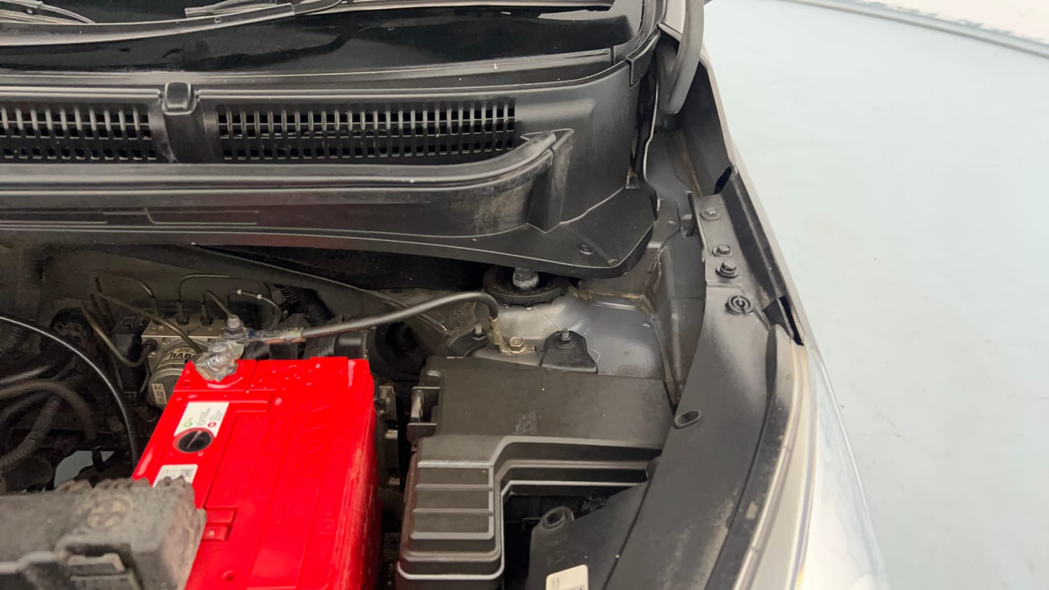 Used 2020 Hyundai Santro Sportz Petrol Manual engine ENGINE LEFT SIDE HINGE & APRON VIEW