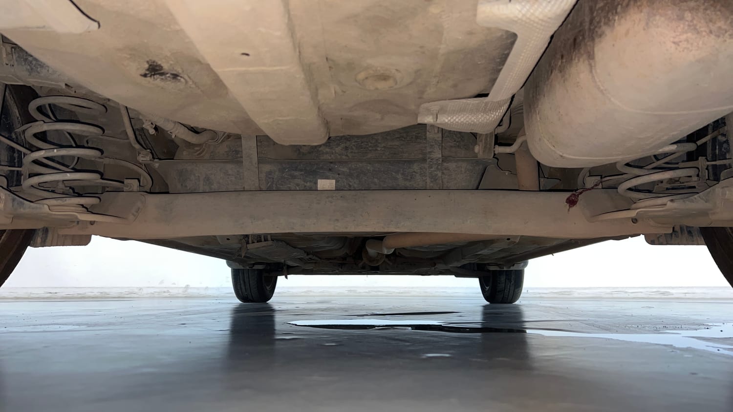 Used 2023 Hyundai Aura SX 1.2 CNG Cng Manual extra REAR UNDERBODY VIEW (TAKEN FROM REAR)