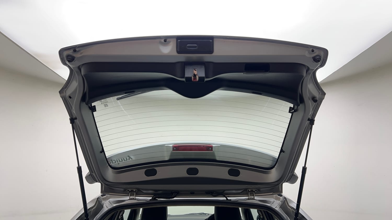 Used 2018 Maruti Suzuki Baleno Delta 1.2 Petrol Manual interior DICKY DOOR OPEN VIEW