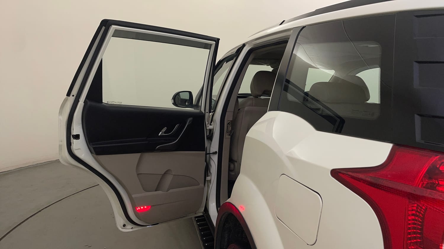 Used 2018 Mahindra XUV500 W10 Diesel Manual interior LEFT REAR DOOR OPEN VIEW