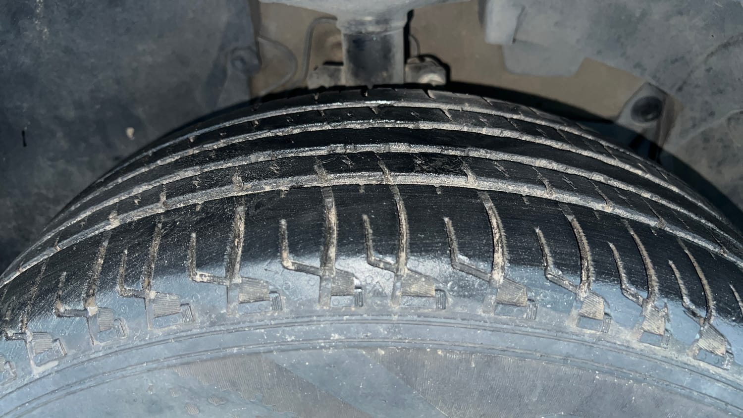 Used 2018 Renault Duster RXS CVT Petrol Automatic tyres RIGHT FRONT TYRE TREAD VIEW