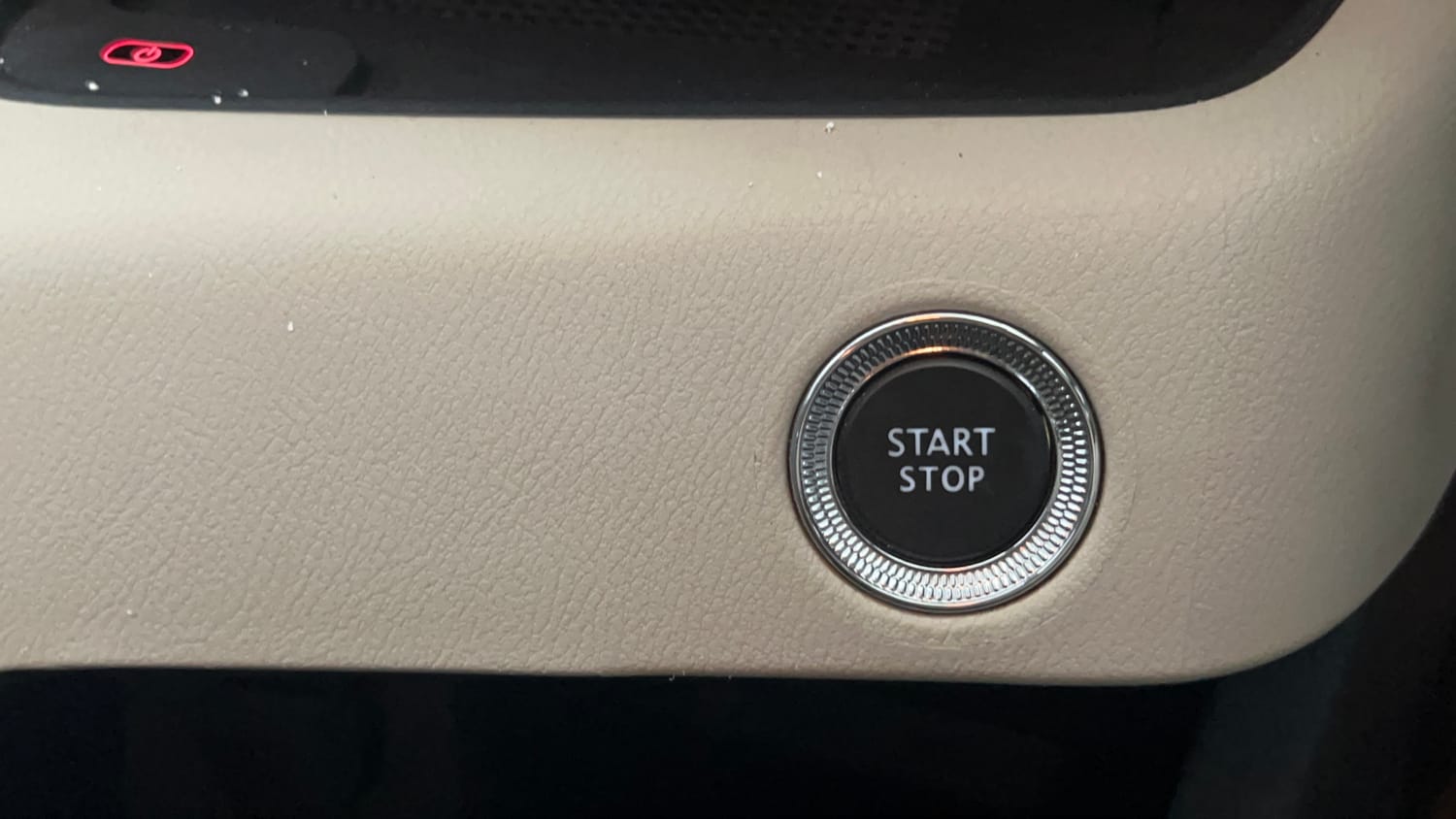 Used 2022 Nissan Magnite XV Petrol Manual top_features Keyless start