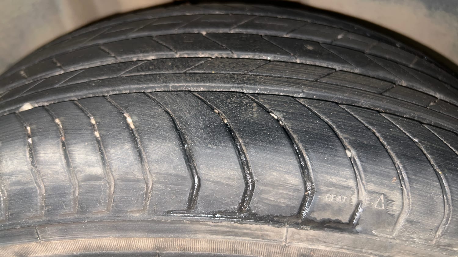 Used 2024 Skoda Kushaq Ambition 1.0 TSI AT Petrol Automatic tyres RIGHT REAR TYRE TREAD VIEW