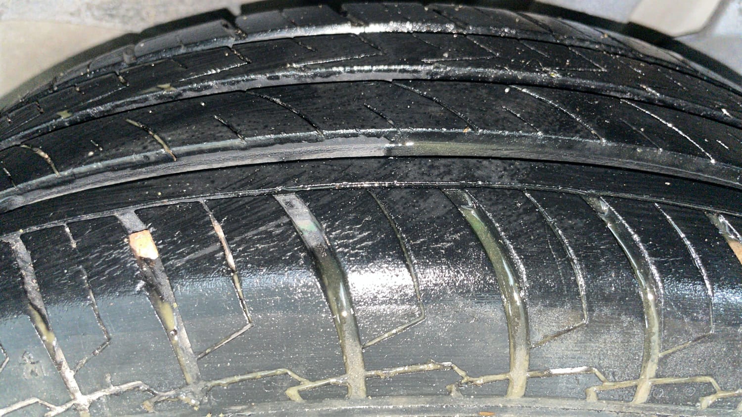 Used 2023 Maruti Suzuki Swift VXi Petrol Manual tyres LEFT REAR TYRE TREAD VIEW