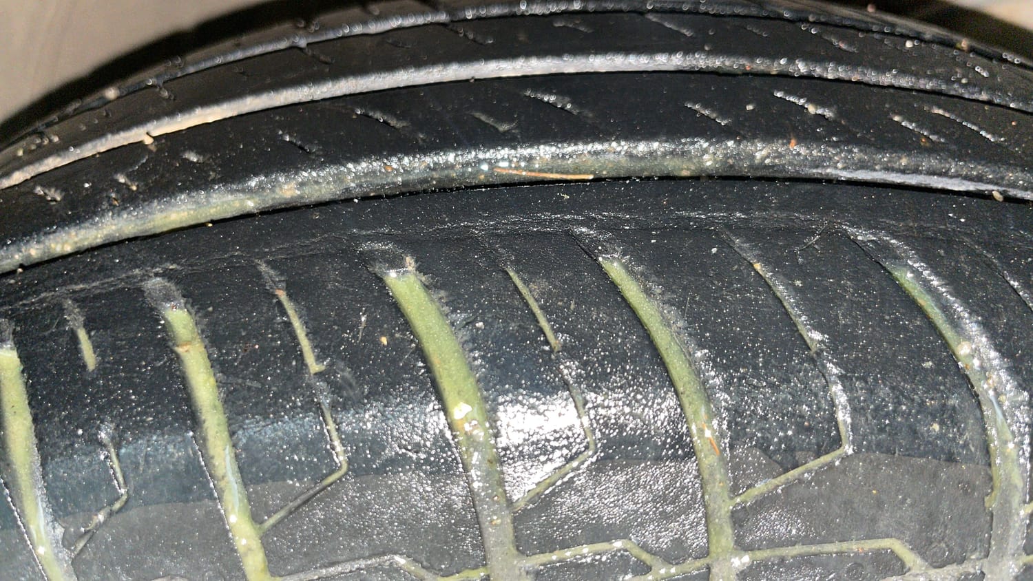 Used 2023 Maruti Suzuki Swift VXi Petrol Manual tyres RIGHT FRONT TYRE TREAD VIEW