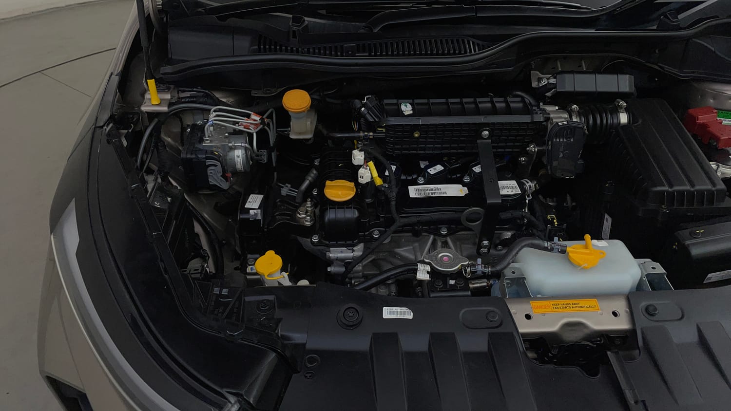 Used 2025 Tata Altroz Accomplished Plus S Petrol 6DCT Petrol Automatic engine ENGINE RIGHT SIDE VIEW