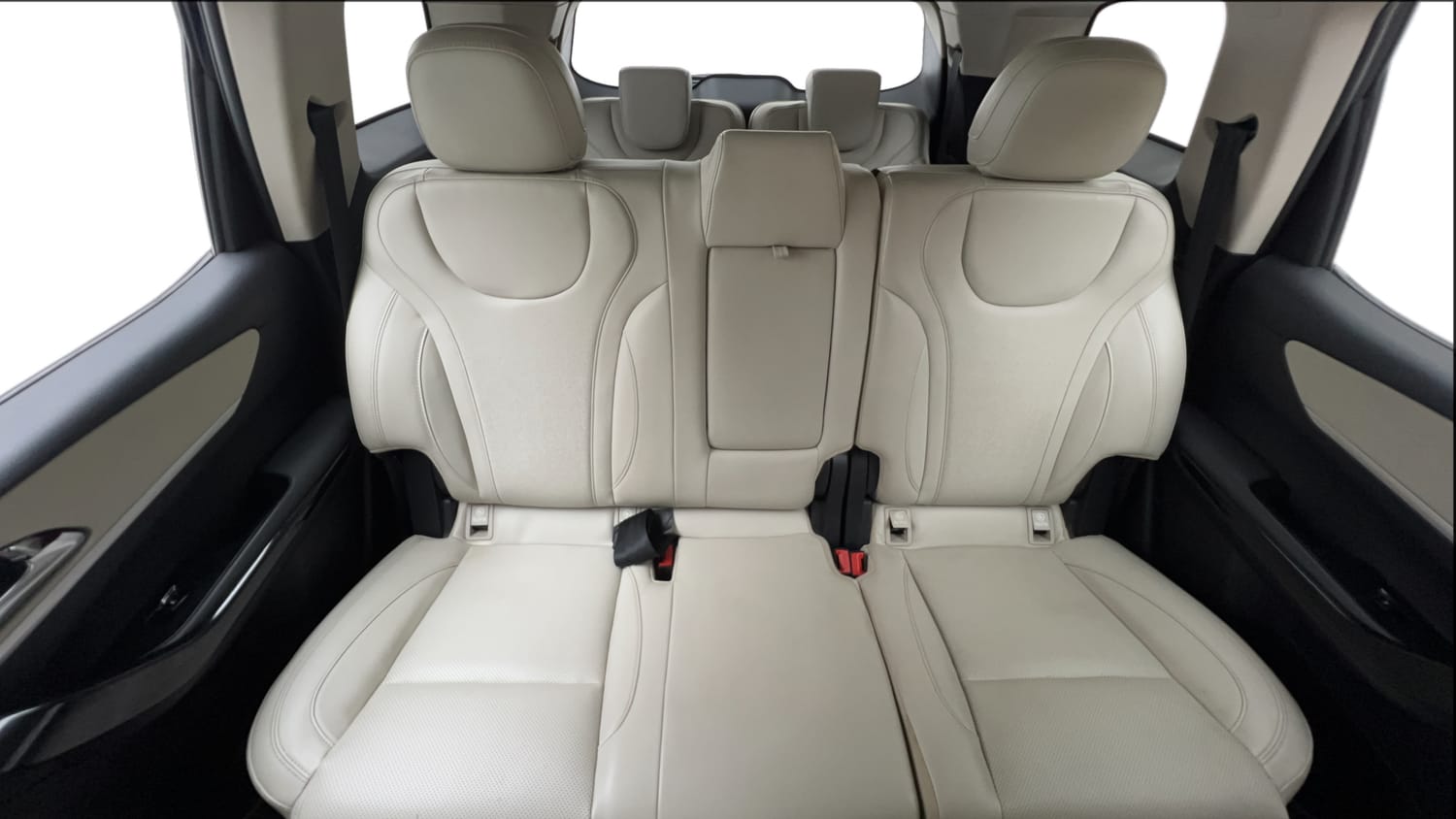 Used 2022 Mahindra XUV700 AX 7 Petrol MT 7 STR Petrol Manual interior REAR SEAT CONDITION VIEW