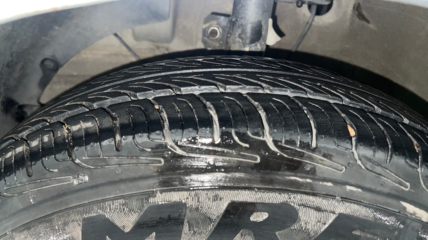 Used 2018 Maruti Suzuki Dzire VXi AMT Petrol Automatic tyres LEFT FRONT TYRE TREAD VIEW