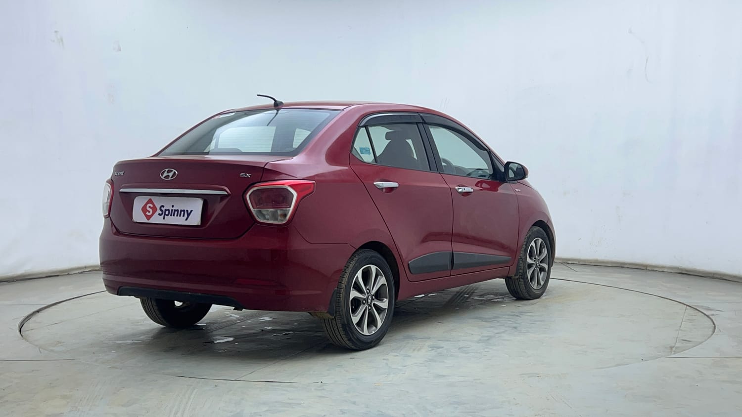 Used 2016 Hyundai Xcent SX 1.2 (O) Petrol Manual exterior RIGHT REAR CORNER VIEW