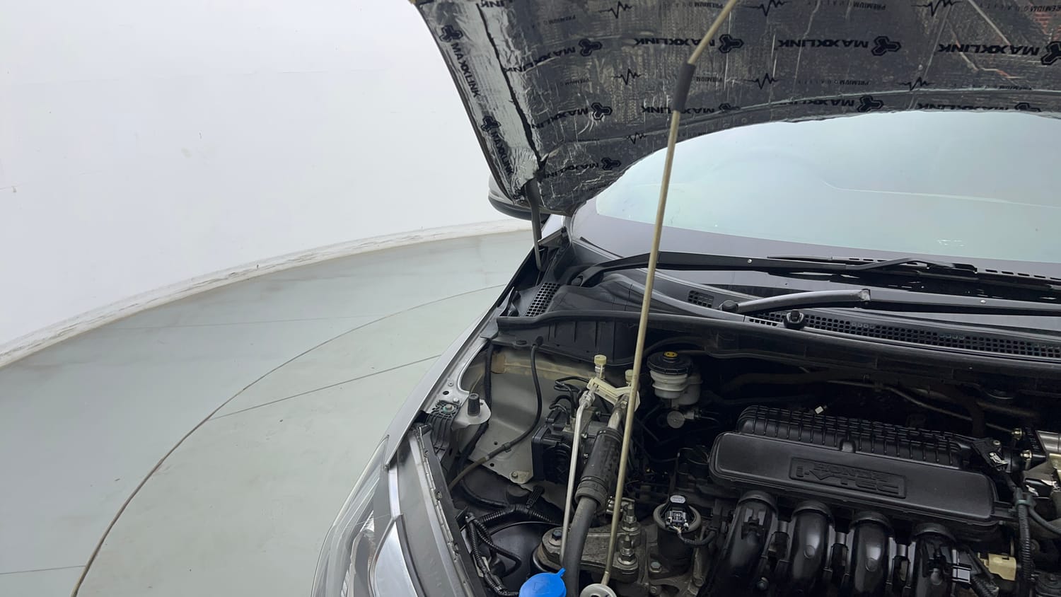 Used 2019 Honda City V Petrol Petrol Manual engine ENGINE RIGHT SIDE HINGE & APRON VIEW