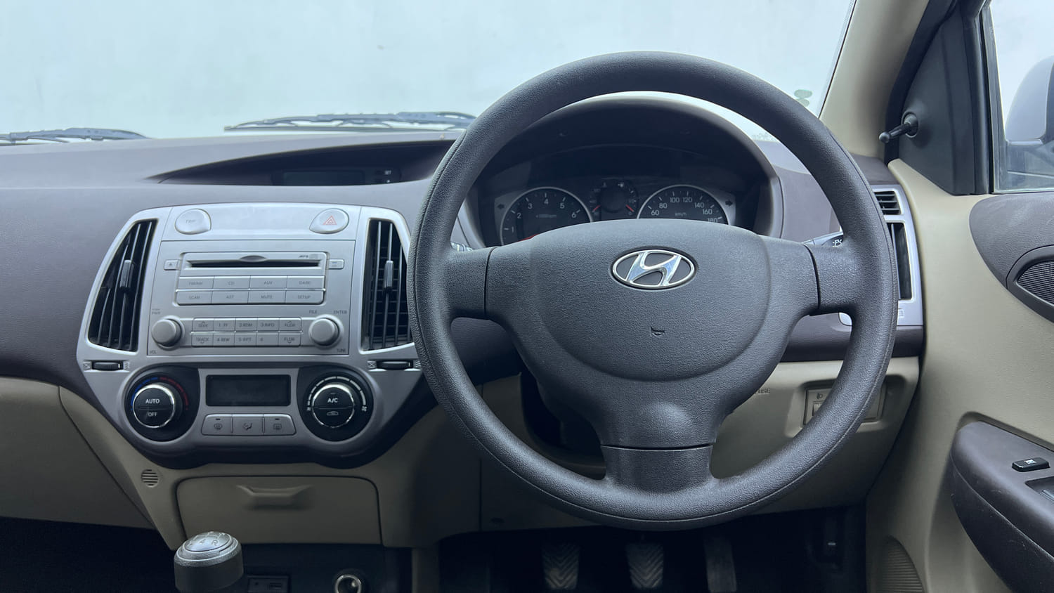 Used 2012 Hyundai i20 Magna 1.2 Petrol Manual interior STEERING VIEW