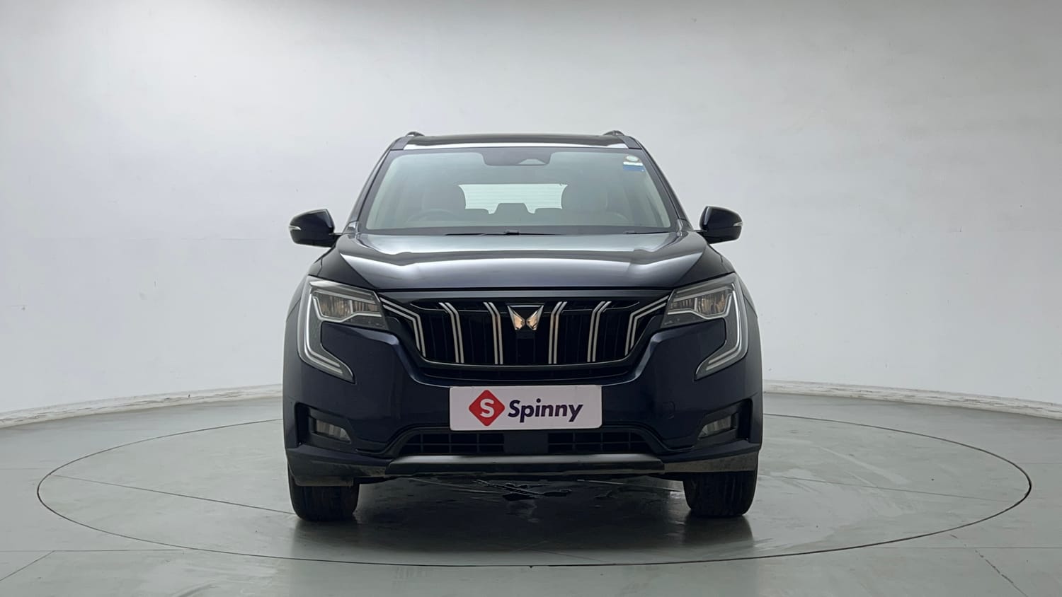 Used 2022 Mahindra XUV700 AX 7 Petrol MT 7 STR Petrol Manual exterior FRONT VIEW