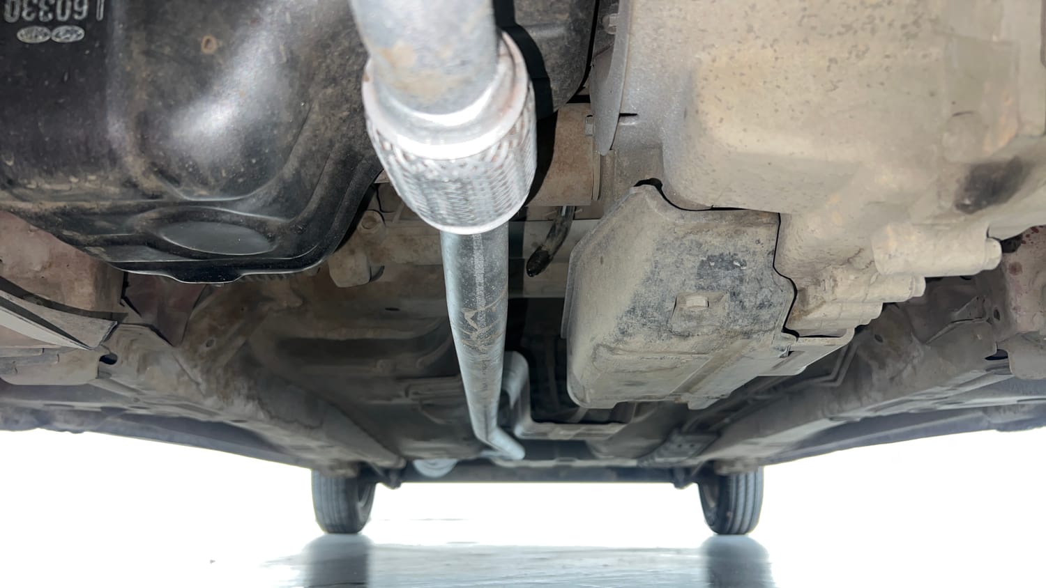 Used 2016 Hyundai Eon Era + AirBag Petrol Manual extra FRONT LEFT UNDERBODY VIEW