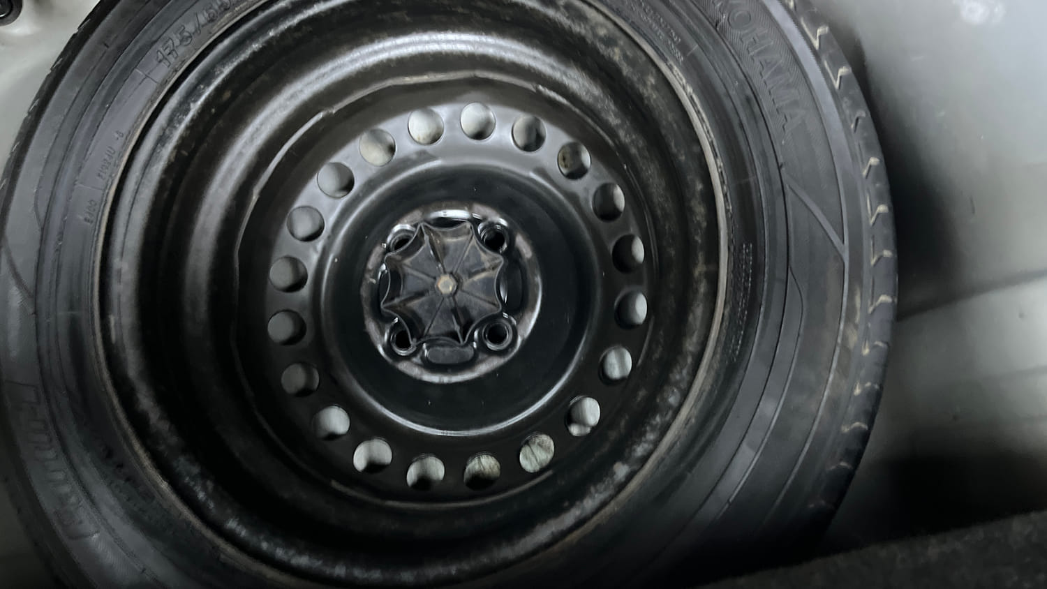 Used 2014 Honda Brio S MT Petrol Manual tyres SPARE TYRE VIEW