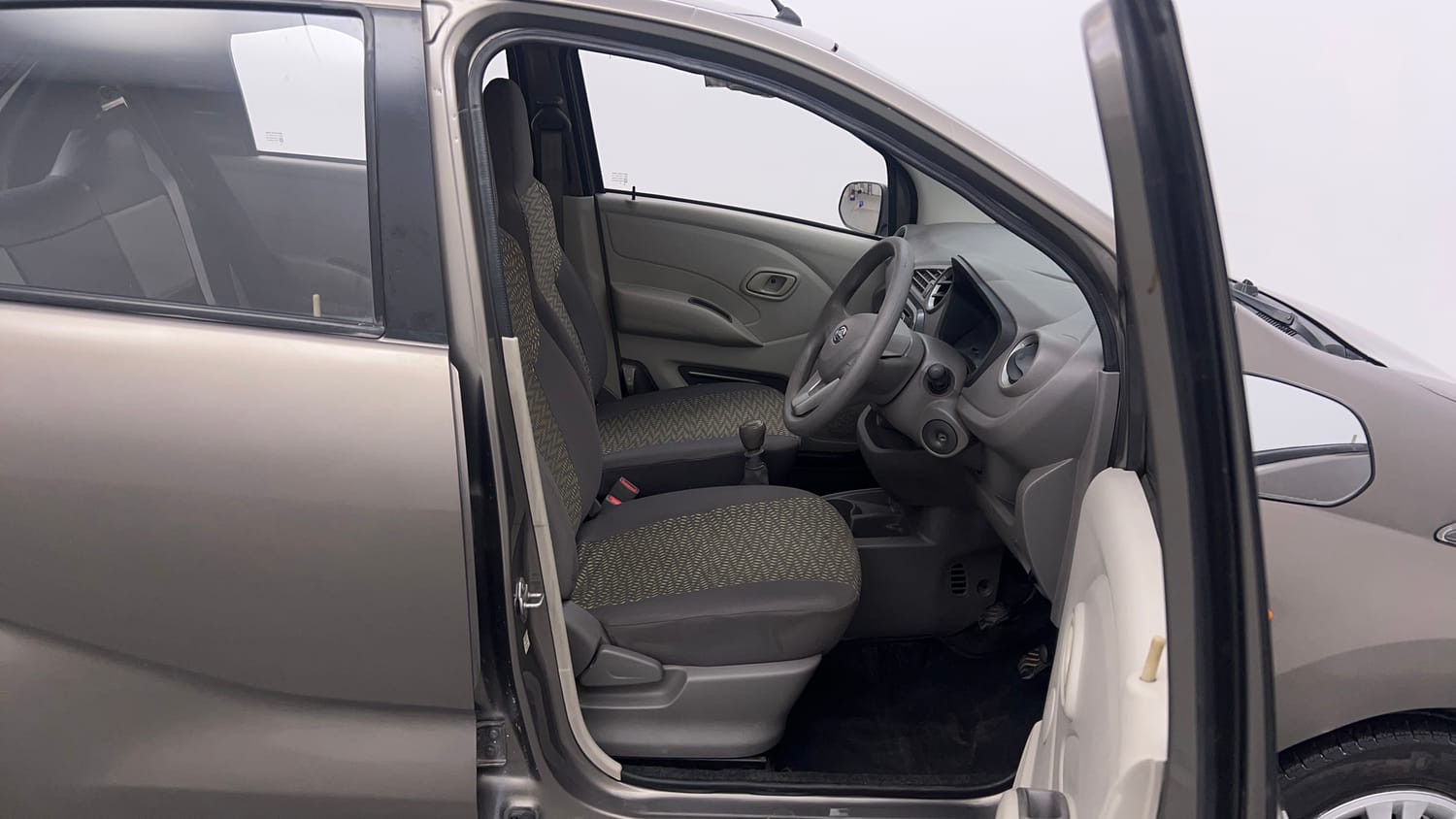 Used 2016 Datsun Redi-GO T Petrol Manual interior RIGHT SIDE FRONT DOOR CABIN VIEW