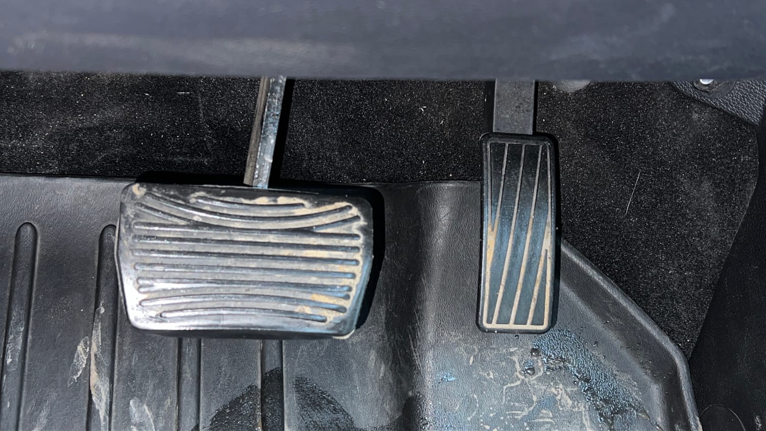 Used 2022 Mahindra XUV700 AX 5 Petrol AT 5 STR Petrol Automatic interior PEDALS VIEW