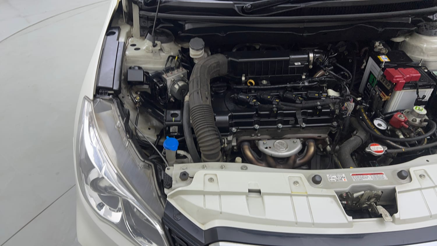 Used 2024 Maruti Suzuki Ciaz Sigma 1.5 Petrol Manual engine ENGINE RIGHT SIDE VIEW