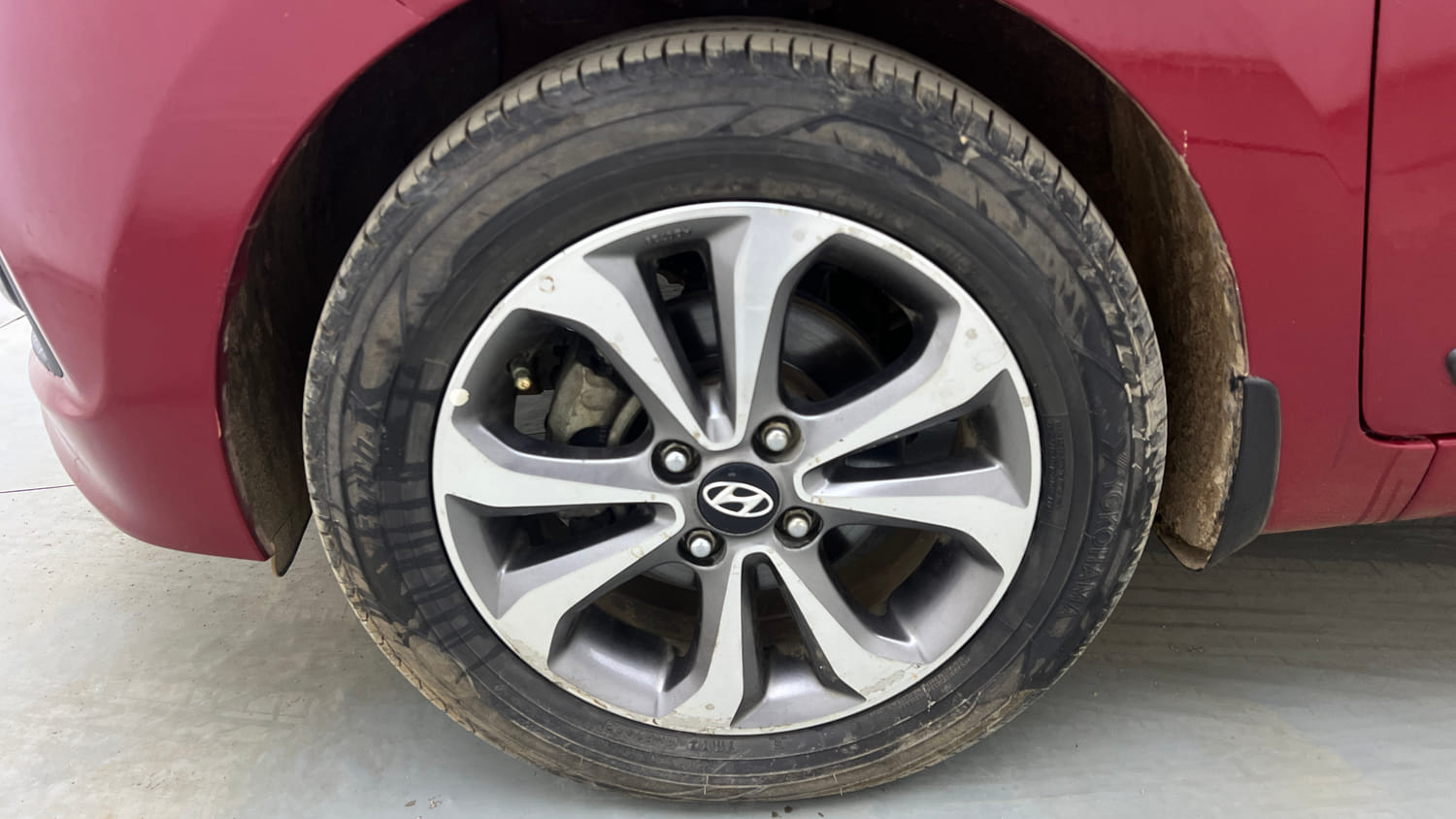 Used 2016 Hyundai Xcent SX 1.2 (O) Petrol Manual tyres LEFT FRONT TYRE RIM VIEW