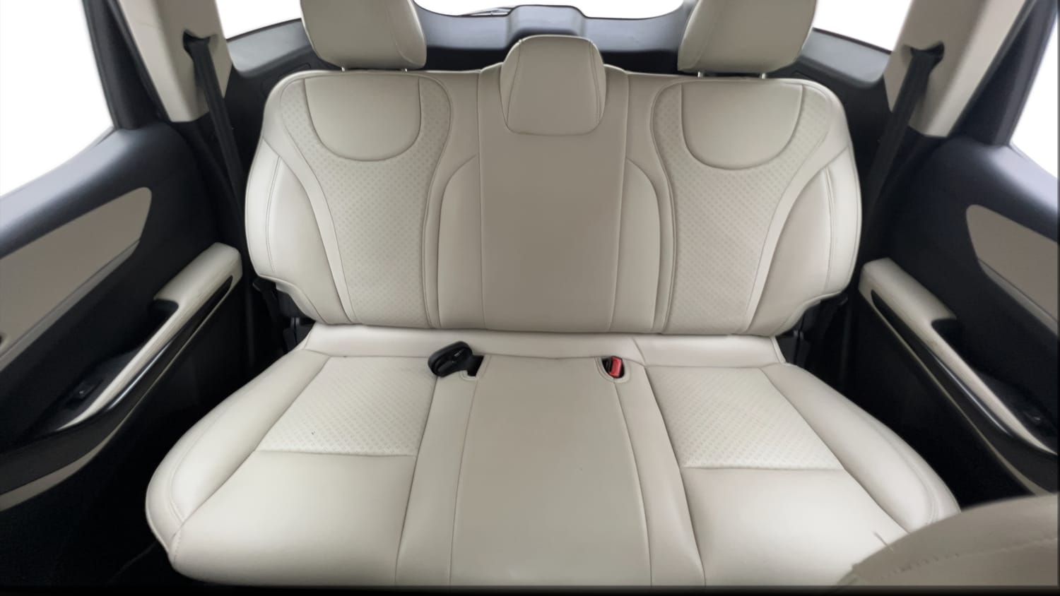 Used 2022 Mahindra XUV700 AX 5 Petrol AT 5 STR Petrol Automatic interior REAR SEAT CONDITION VIEW