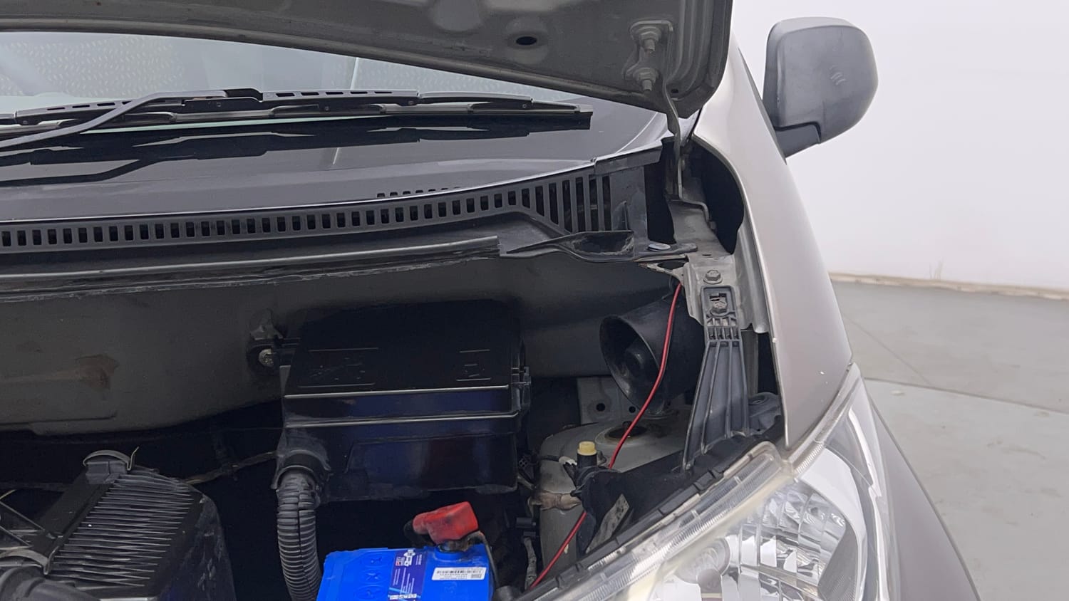 Used 2016 Datsun Redi-GO T Petrol Manual engine ENGINE LEFT SIDE HINGE & APRON VIEW