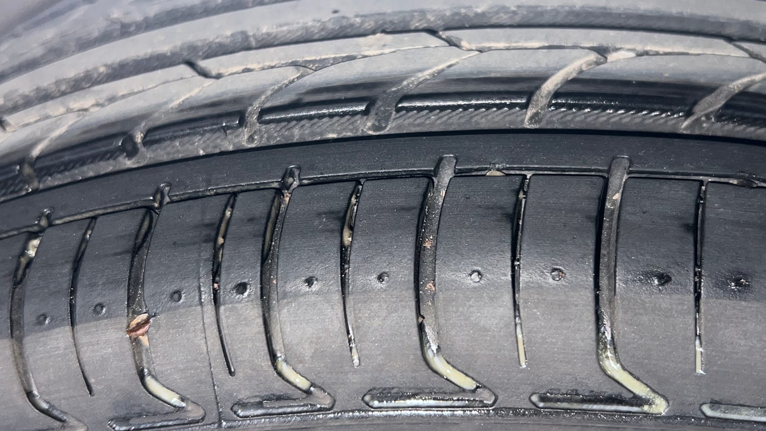Used 2013 Honda Amaze 1.2 S i-VTEC Petrol Manual tyres RIGHT REAR TYRE TREAD VIEW