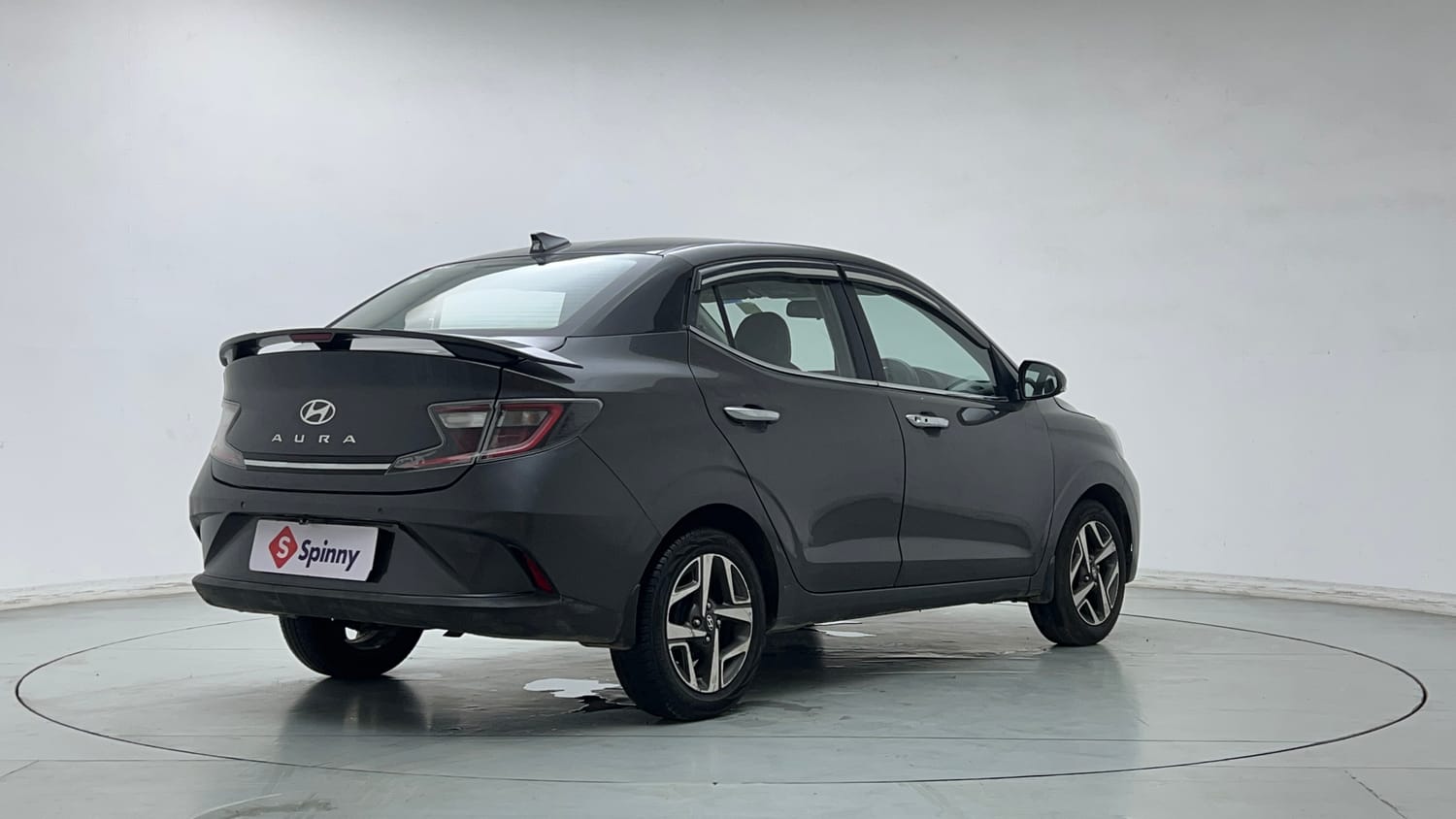 Used 2023 Hyundai Aura SX 1.2 CNG Cng Manual exterior RIGHT REAR CORNER VIEW