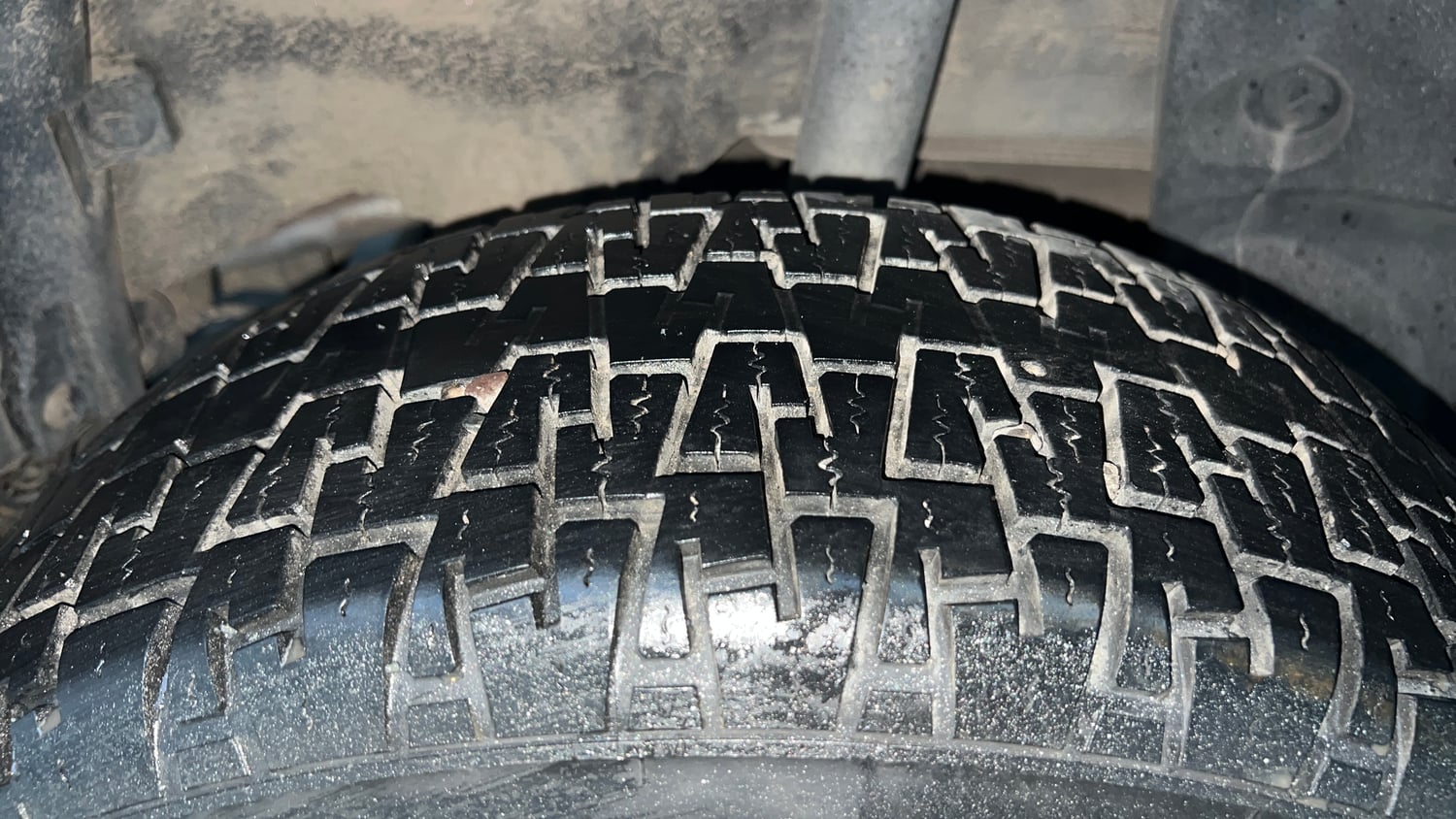 Used 2016 Renault Duster RXL Petrol Petrol Manual tyres LEFT REAR TYRE TREAD VIEW