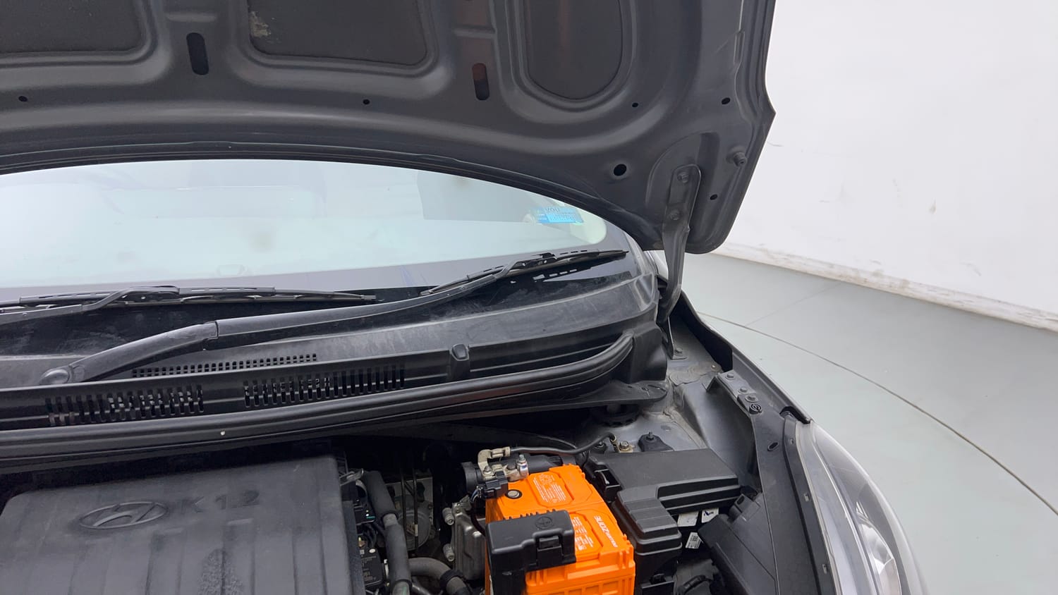 Used 2023 Hyundai Aura SX 1.2 CNG Cng Manual engine ENGINE LEFT SIDE HINGE & APRON VIEW