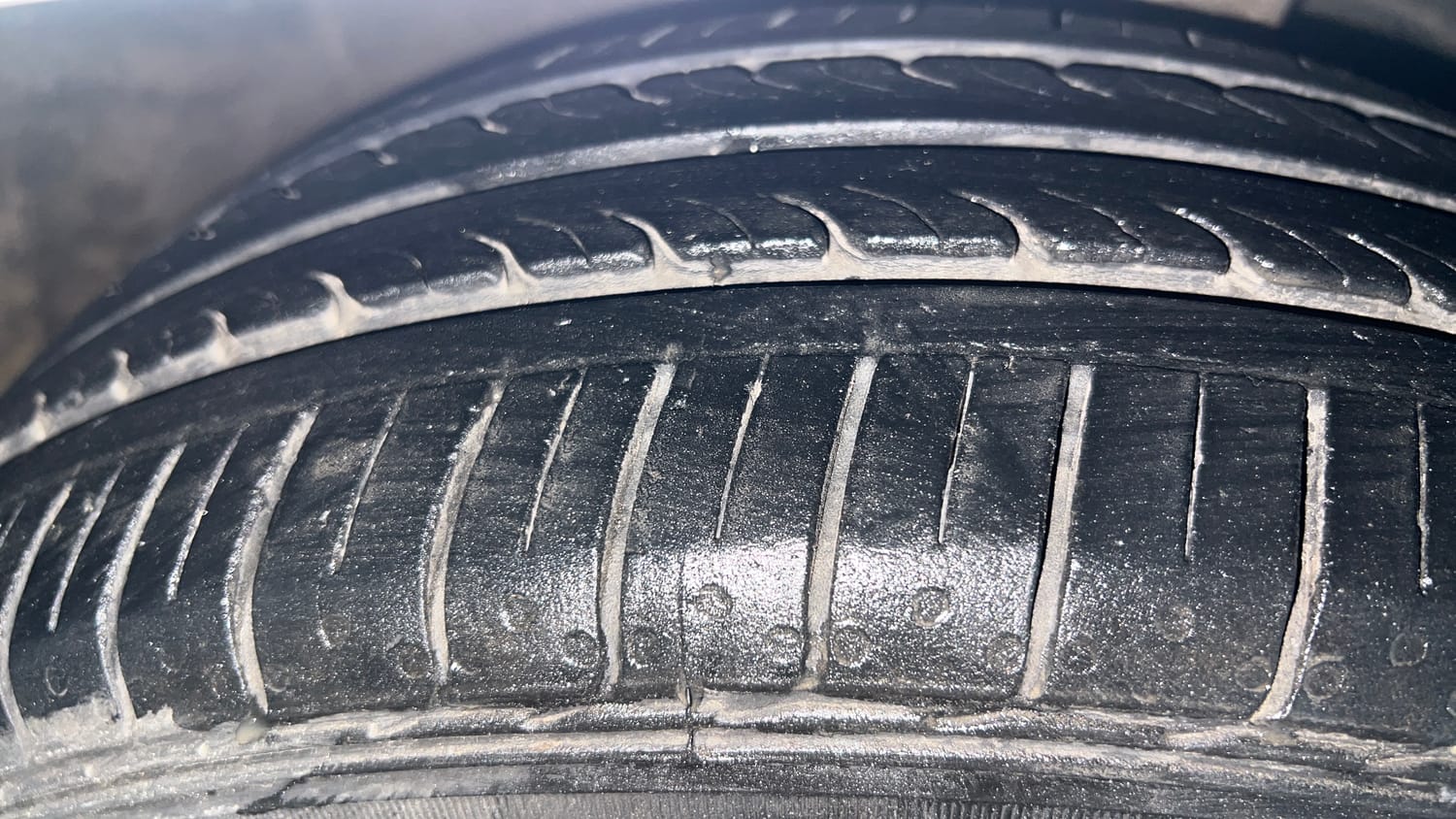 Used 2024 Maruti Suzuki Ciaz Sigma 1.5 Petrol Manual tyres RIGHT FRONT TYRE TREAD VIEW